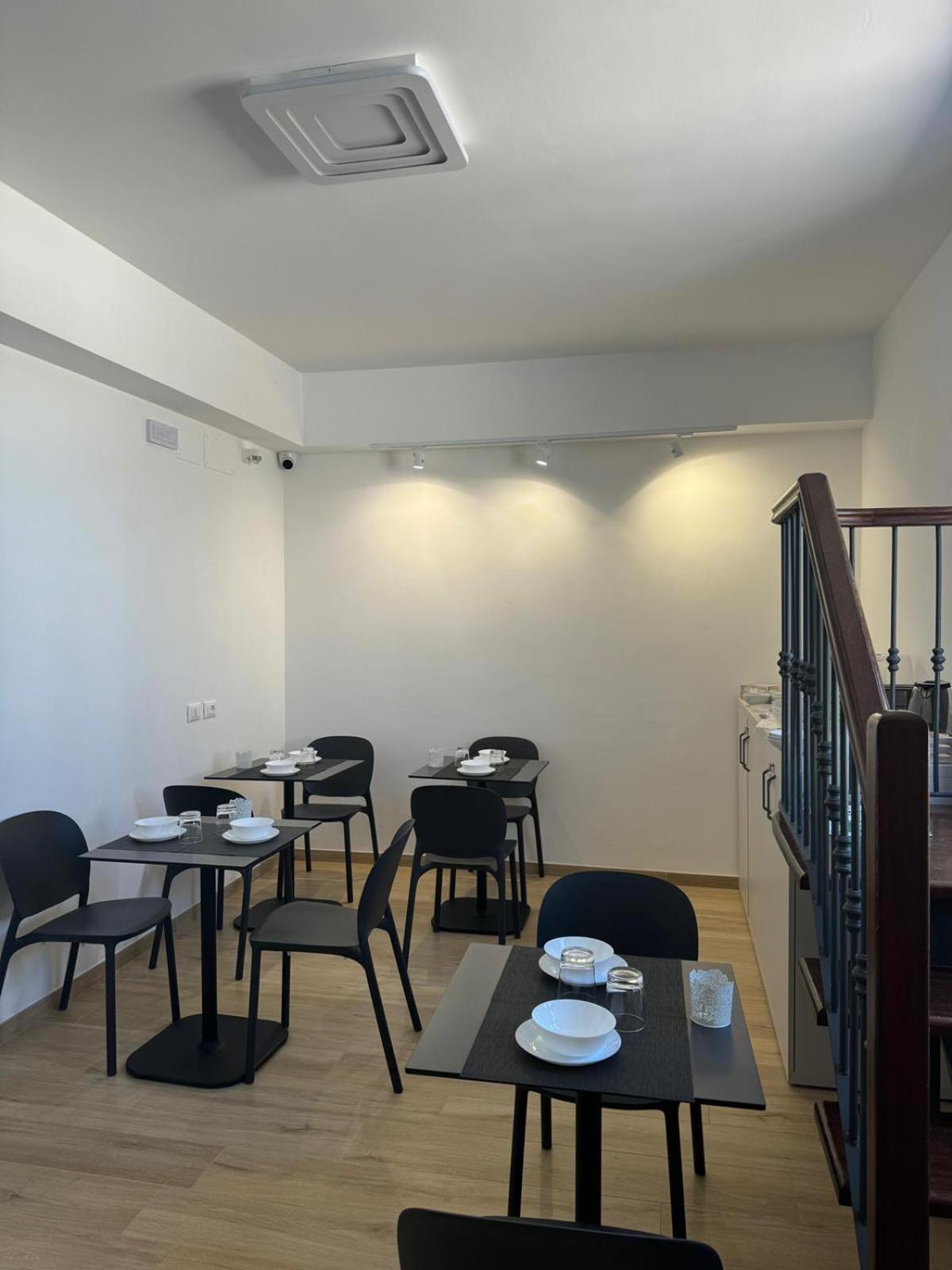 Guest House Al Porto Чивитавекия Екстериор снимка