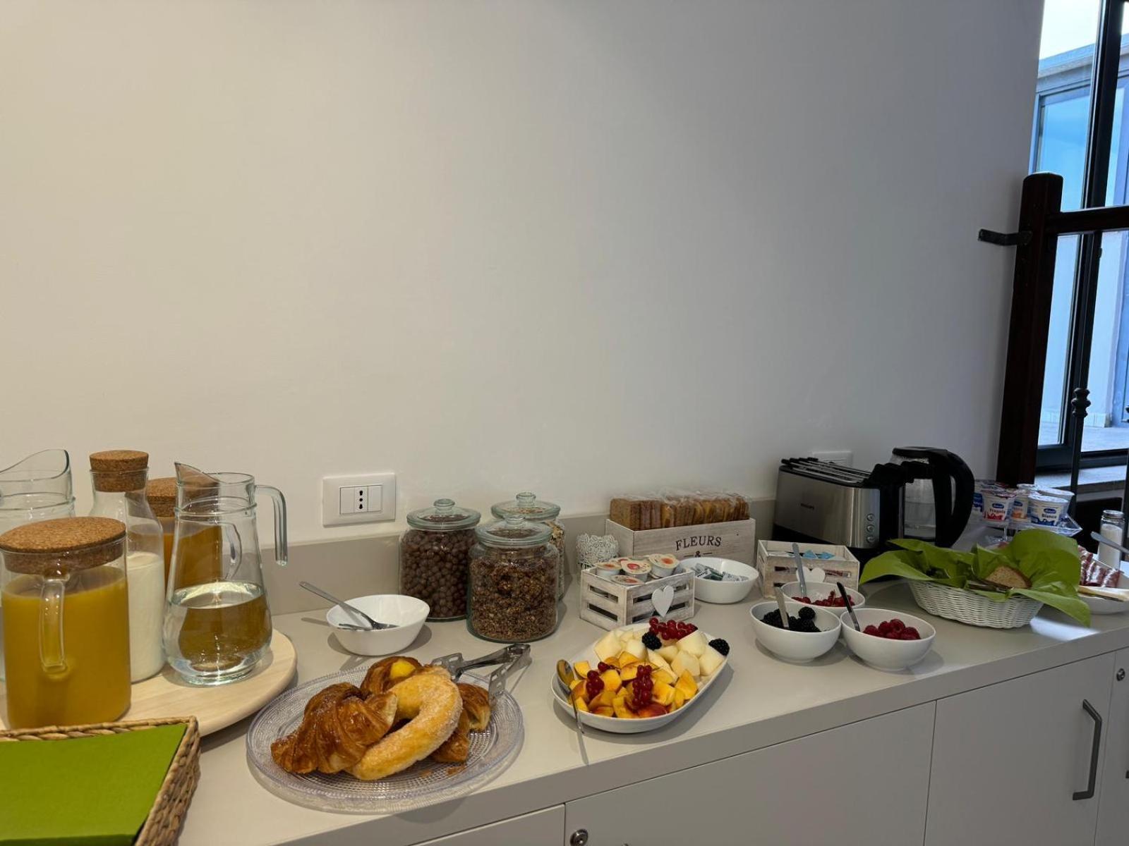 Guest House Al Porto Чивитавекия Екстериор снимка